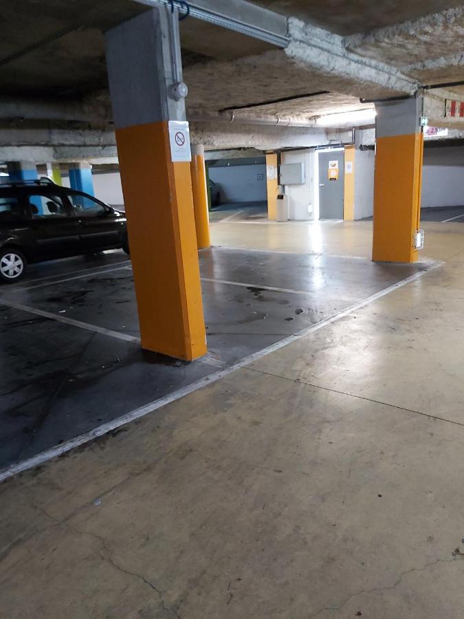 Hotelf1 Paris Porte De Montreuil Bagnolet Bagian luar foto